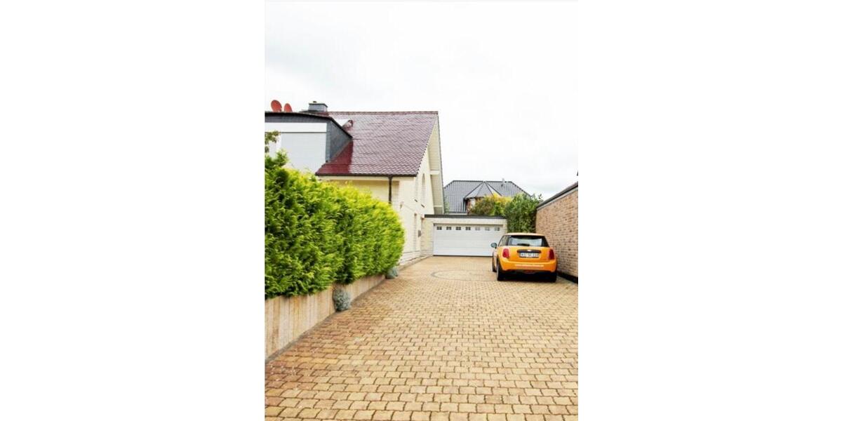 Einfamilienhaus Lohfelden - 5 Zimmer, 245 m&sup2;, 3.000&euro; | Angebot:26698564