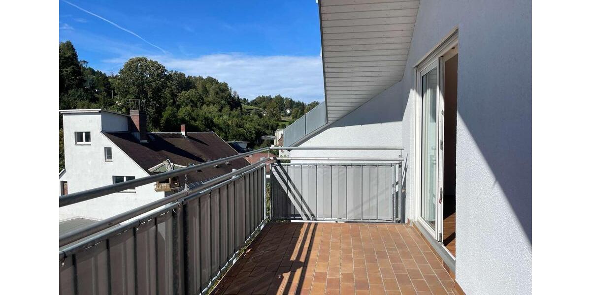 Dachgeschoßwohnung Klingenthal - 4 Zimmer, 146 m&sup2;, 740&euro; | Angebot:26547170