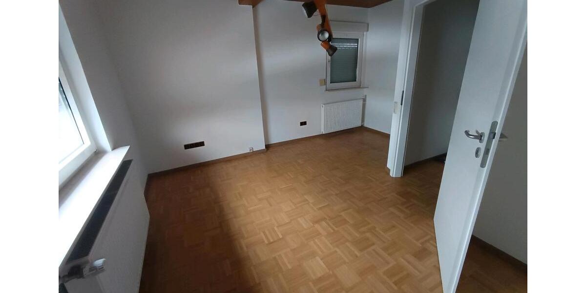 Etagenwohnung Wetzlar Dutenhofen - 4 Zimmer, 90 m&sup2;, 340&euro; | Angebot:24842769