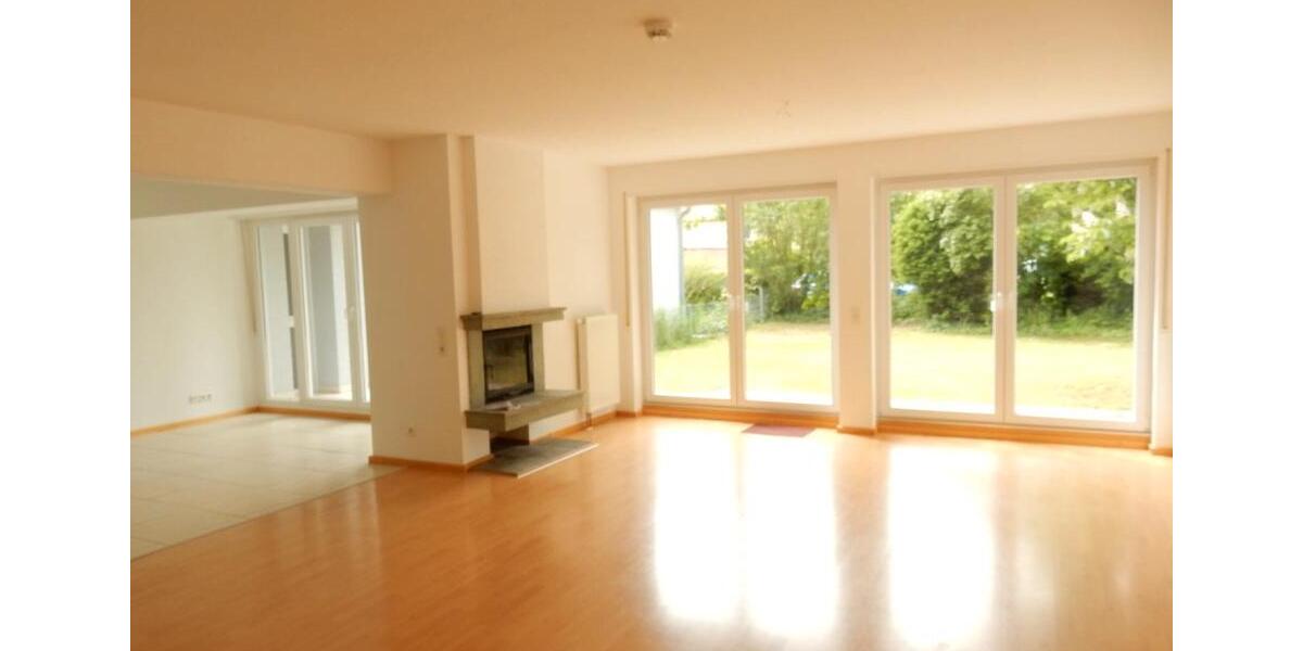 Doppelhaushälfte Schwetzingen - 7 Zimmer, 180 m&sup2;, 2.100&euro; | Angebot:26241969