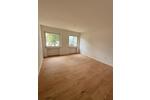 *Helle 4-Zimmer-Wohnung mit Balkon*
