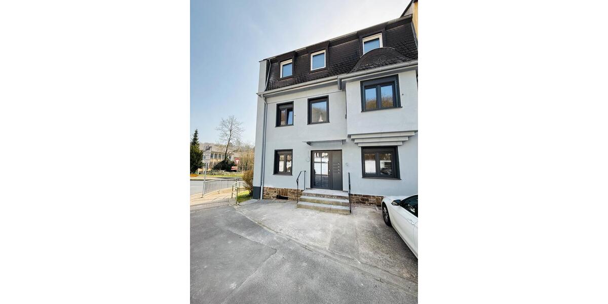 Dachgeschoßwohnung Vallendar - 4 Zimmer, 100 m&sup2;, 1.500&euro; | Angebot:25396427