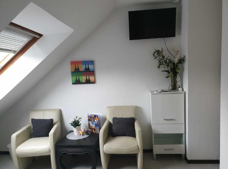 Wohnen auf Zeit Troisdorf Altenrath - 3 Zimmer, 63 m&sup2;, 85&euro; | Angebot:24494338