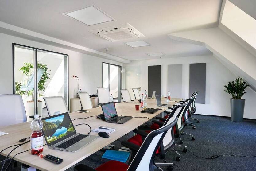 Großzügige Büromieteinheit mit CAT6-Verkabelung - All-in-Miete