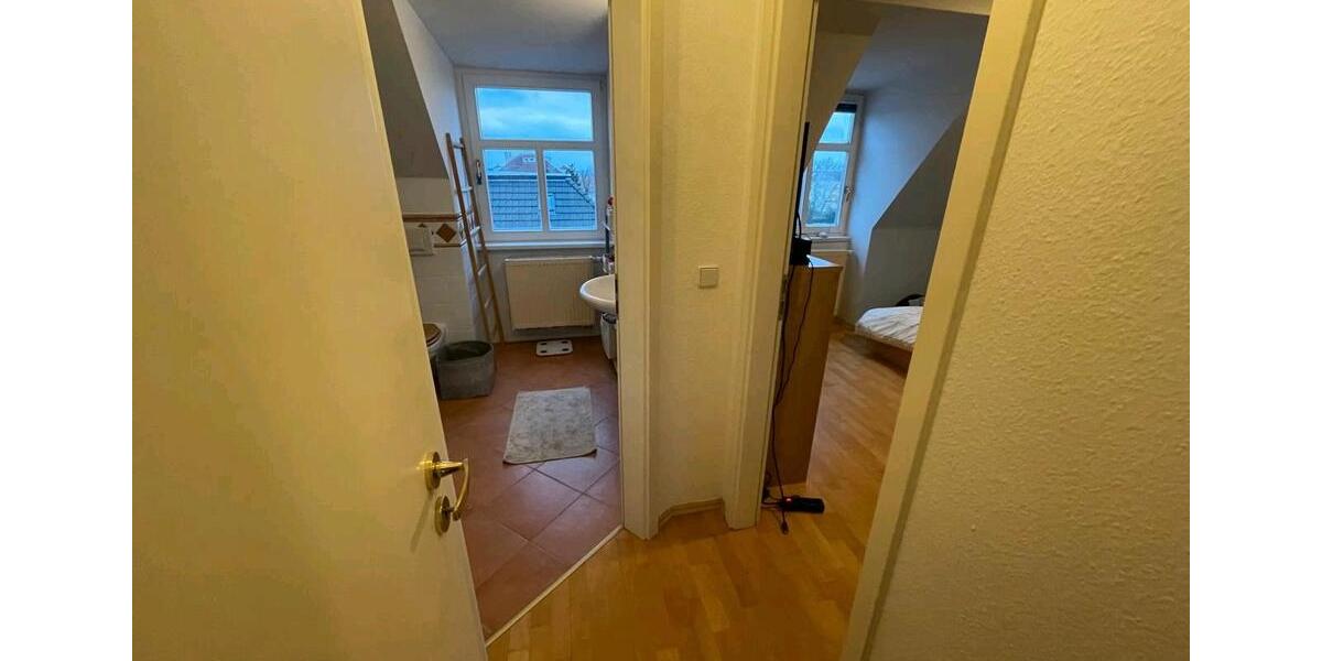 Dachgeschoßwohnung Markkleeberg - 1.5 Zimmer, 67 m&sup2;, 650&euro; | Angebot:25891905