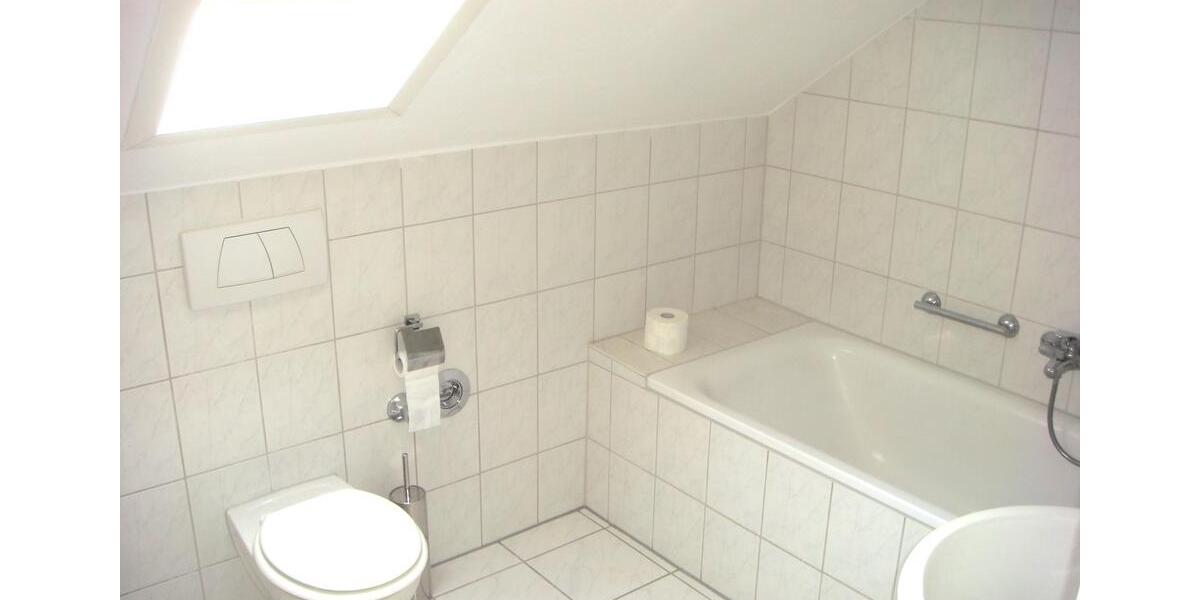 Dachgeschoßwohnung Uetze - 3 Zimmer, 80 m&sup2;, 545&euro; | Angebot:25825453