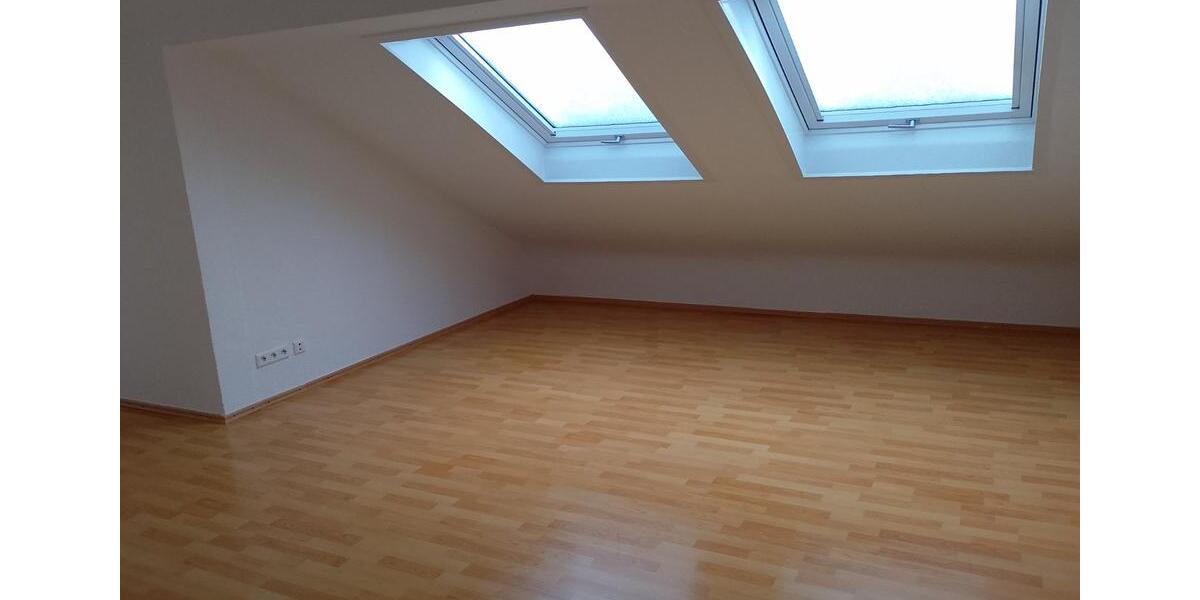 Dachgeschoßwohnung Trochtelfingen - 3.5 Zimmer, 80 m&sup2;, 800&euro; | Angebot:25869554