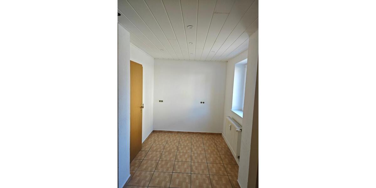 Erdgeschoßwohnung Colditz - 2 Zimmer, 40 m&sup2;, 300&euro; | Angebot:26125406