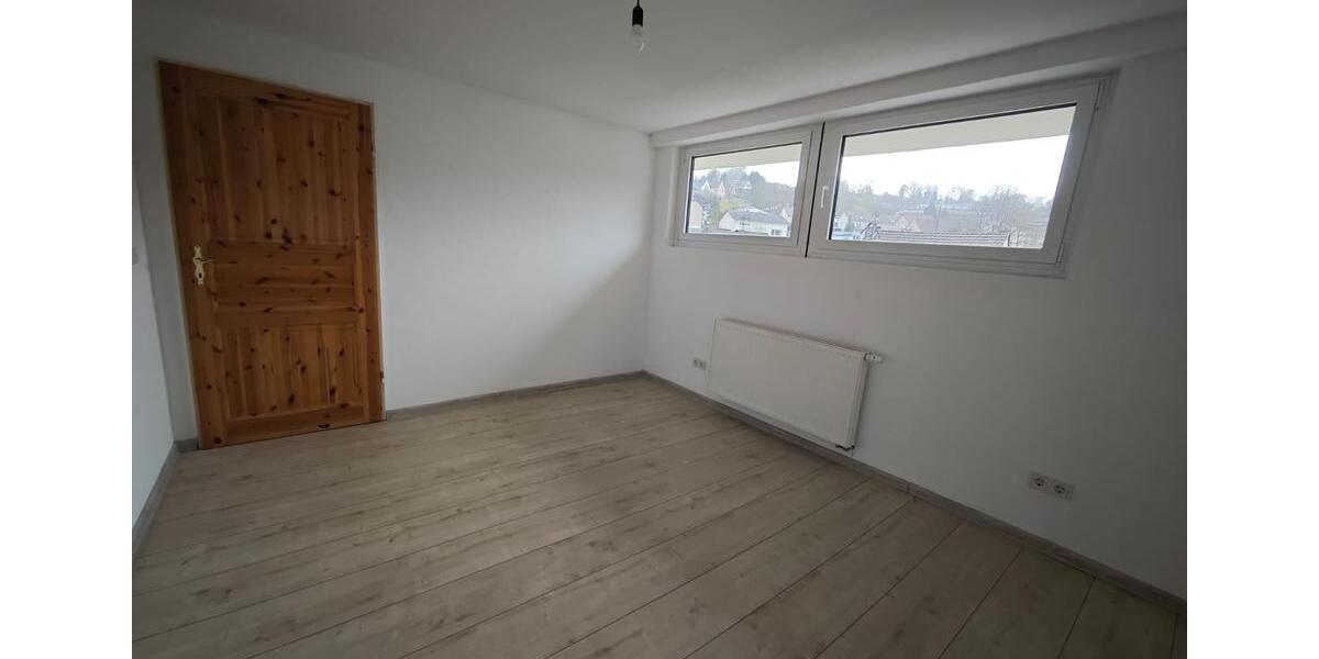 Etagenwohnung Mettlach - 4 Zimmer, 80 m&sup2;, 750&euro; | Angebot:26074474