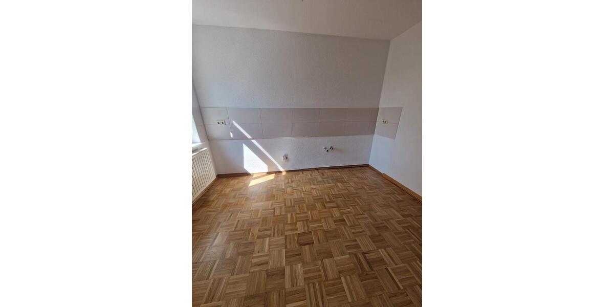 Etagenwohnung Halle (Saale) Damaschkestraße - 4 Zimmer, 95 m&sup2;, 930&euro; | Angebot:26656971