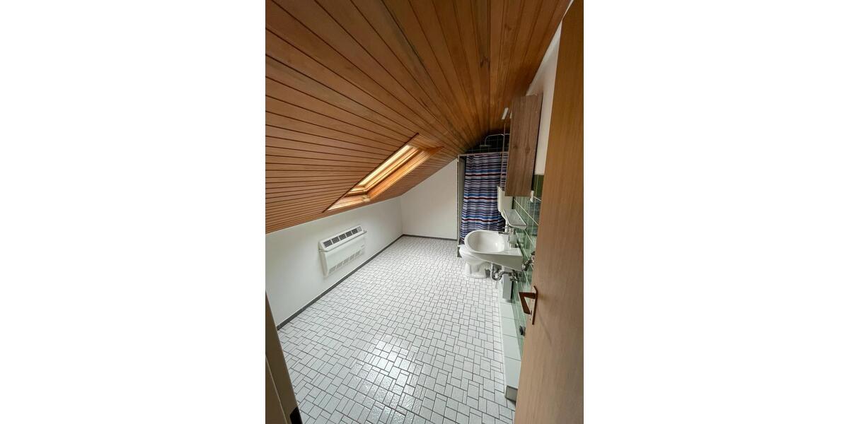 Dachgeschoßwohnung Wuppertal Gemarkung Elberfeld - 2 Zimmer, 62 m&sup2;, 600&euro; | Angebot:26564656