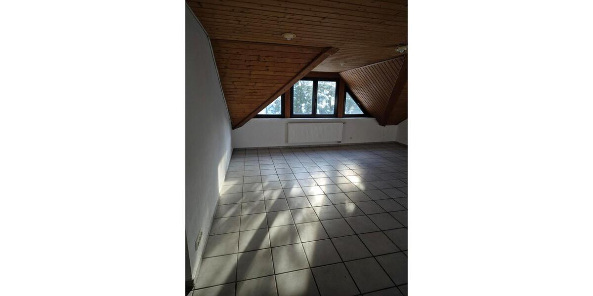 Dachgeschoßwohnung Waldaschaff - 3.5 Zimmer, 87 m&sup2;, 900&euro; | Angebot:24710642