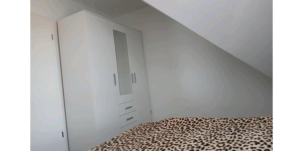 Dachgeschoßwohnung Schloß Holte-Stukenbrock Stukenbrock - 3 Zimmer, 75 m&sup2;, 750&euro; | Angebot:25968694