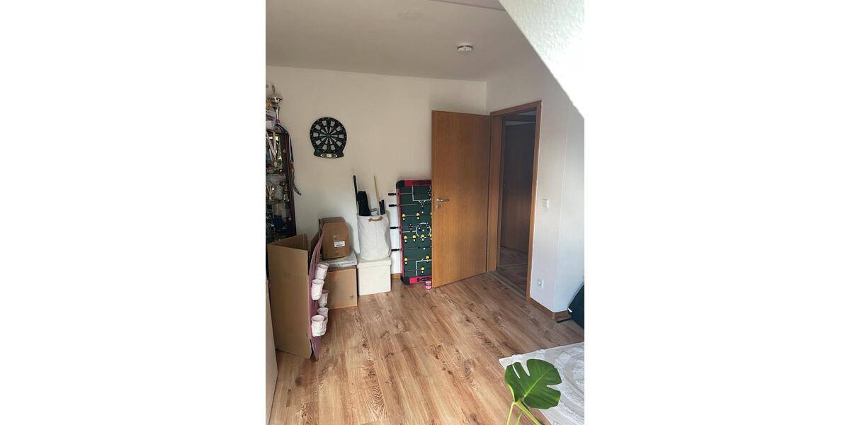 Dachgeschoßwohnung Frankfurt (Oder) - 4 Zimmer, 95 m&sup2;, 1.110&euro; | Angebot:26477855