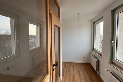 Hell, ruhig, barrierefrei, 4. Stock, Balkon 4 zimmer