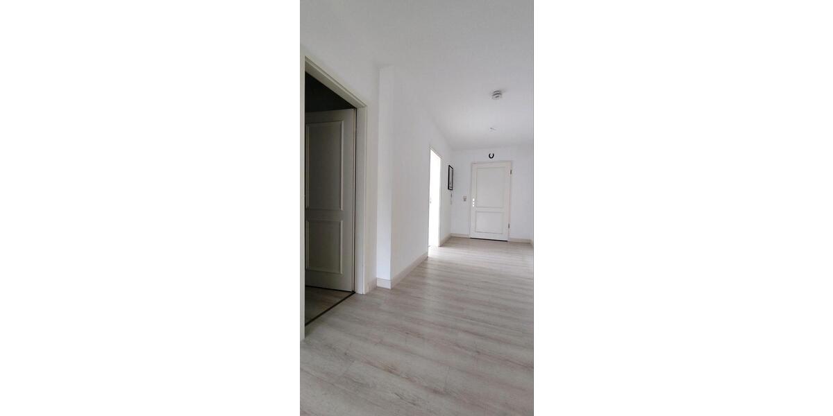Dachgeschoßwohnung Freiberg - 2 Zimmer, 64 m&sup2;, 480&euro; | Angebot:26448240