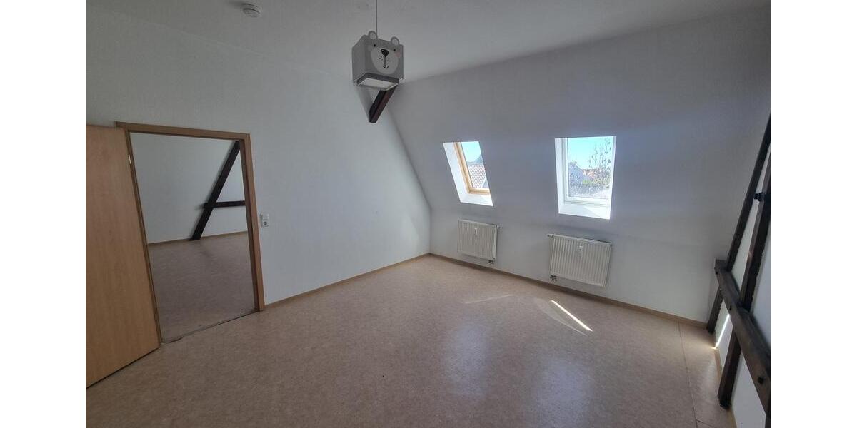 Dachgeschoßwohnung Burg - 2 Zimmer, 64 m&sup2;, 384&euro; | Angebot:23846294