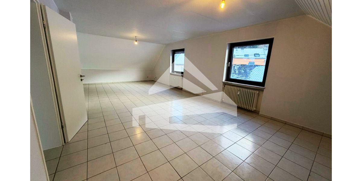 Etagenwohnung Kenn - 3 Zimmer, 93 m&sup2;, 832&euro; | Angebot:25675996