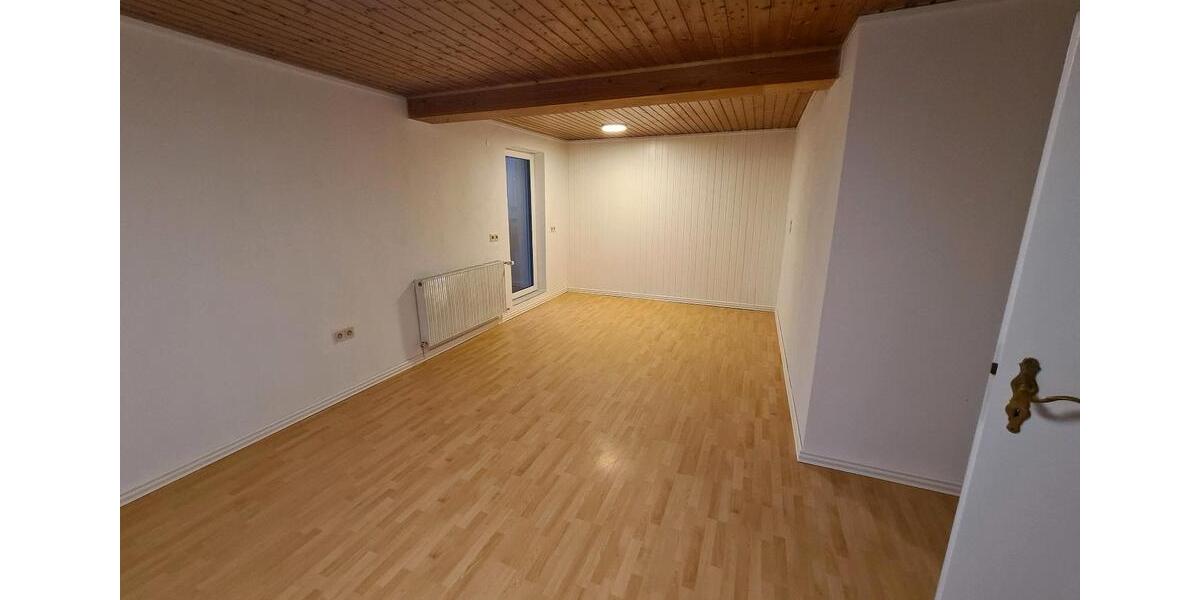 Etagenwohnung Markt Nordheim - 5 Zimmer, 150 m&sup2;, 1.150&euro; | Angebot:26609476