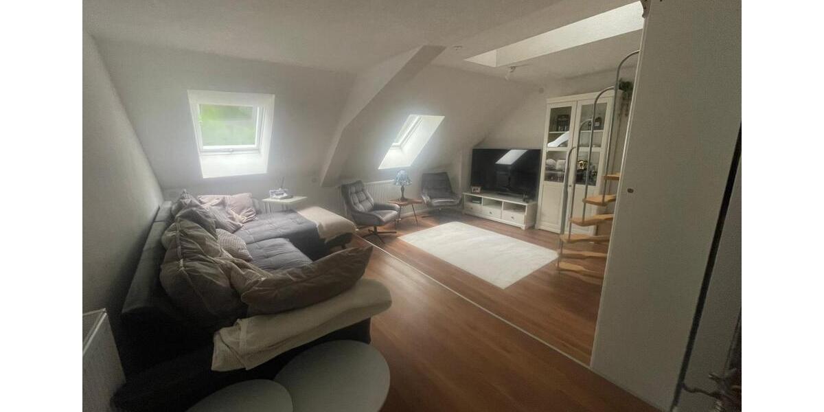 Helles Haus mit zwei separaten Wohnungen zimmer