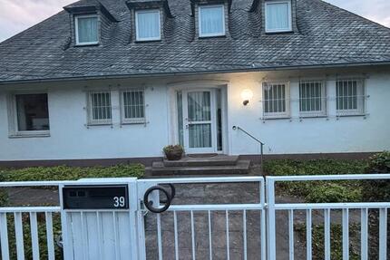 Haus Ahlen - 14 Zimmer, 208 m&sup2;, 3.095&euro; | Angebot:22558809