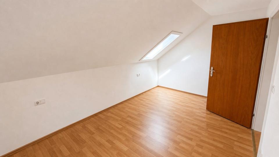 Dachgeschoßwohnung Mühlacker - 2 Zimmer, 54 m&sup2;, 620&euro; | Angebot:26610124