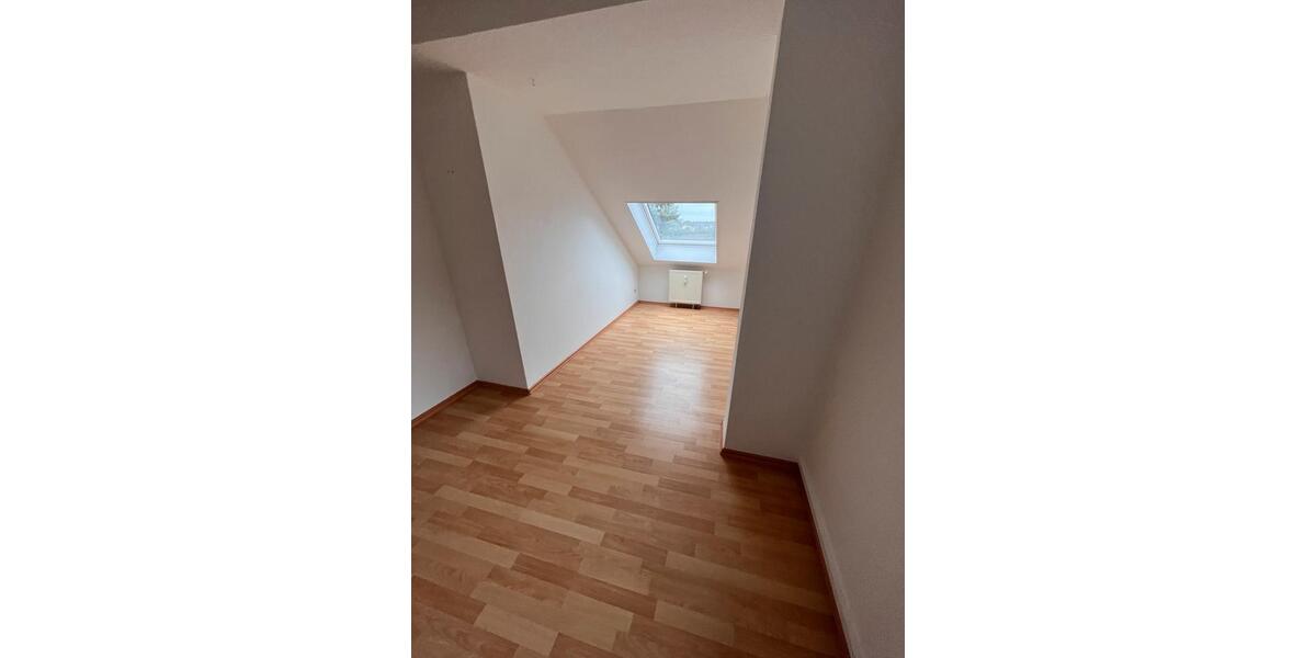 Dachgeschoßwohnung Geringswalde - 4 Zimmer, 110 m&sup2;, 920&euro; | Angebot:24733373