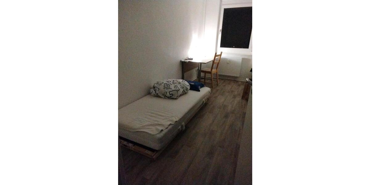 Wohnen auf Zeit Brandenburg an der Havel Görden - 1 Zimmer, 11 m&sup2;, 250&euro; | Angebot:26237400