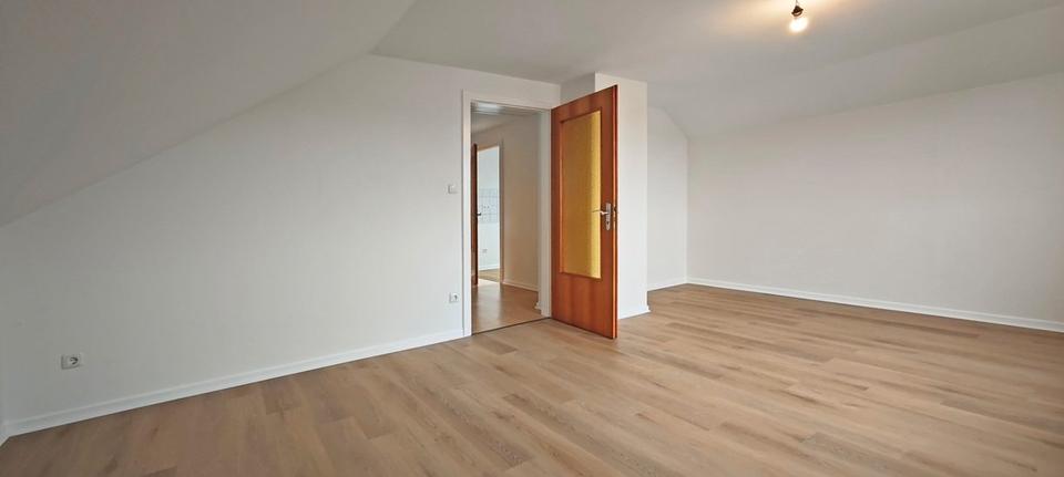 Dachgeschoßwohnung Westerkappeln - 3 Zimmer, 65 m&sup2;, 650&euro; | Angebot:26374800