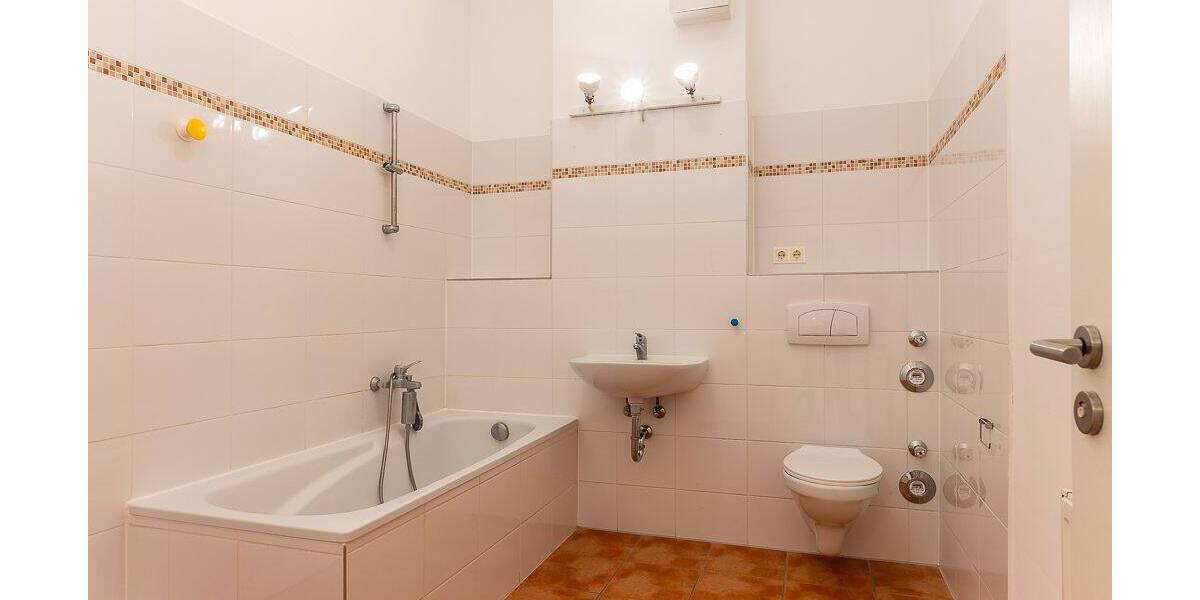 Etagenwohnung Flensburg Nordstadt - 2 Zimmer, 75 m&sup2;, 620&euro; | Angebot:26515713