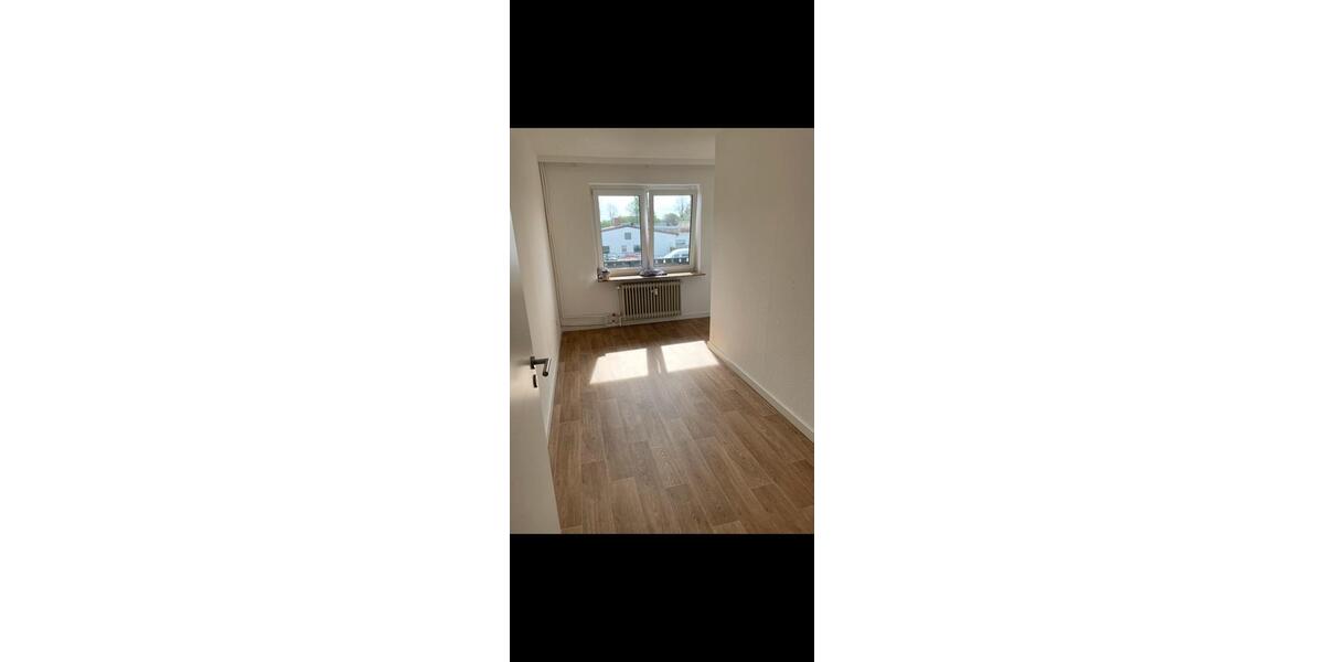 Etagenwohnung Hüllhorst - 3.5 Zimmer, 105 m&sup2;, 740&euro; | Angebot:25500890