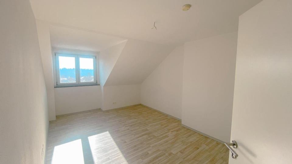 Dachgeschoßwohnung Passau Maierhof - 3 Zimmer, 93 m&sup2;, 875&euro; | Angebot:26418703