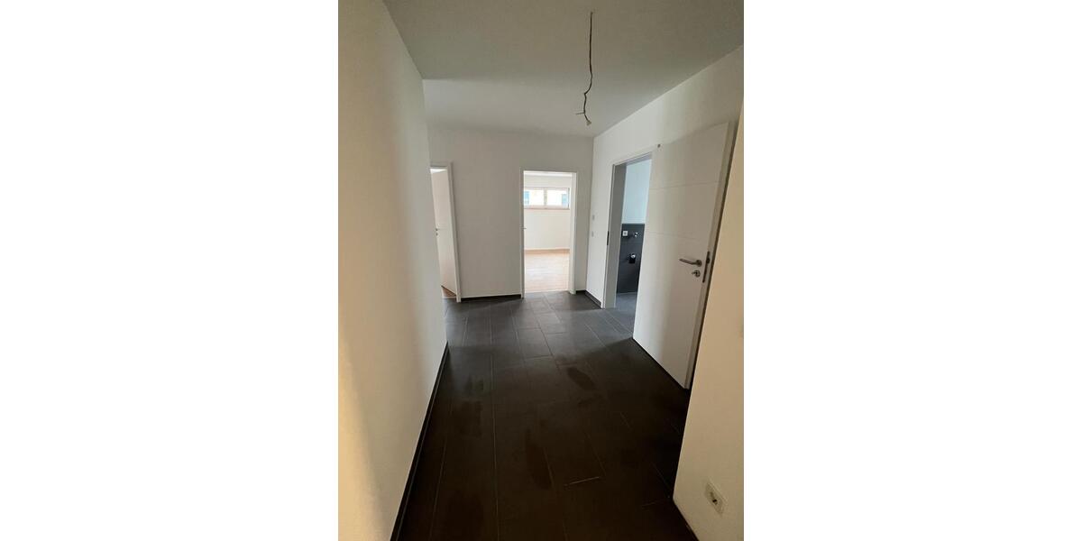 Etagenwohnung Tiefenbach - 3 Zimmer, 96 m&sup2;, 1.050&euro; | Angebot:26632575