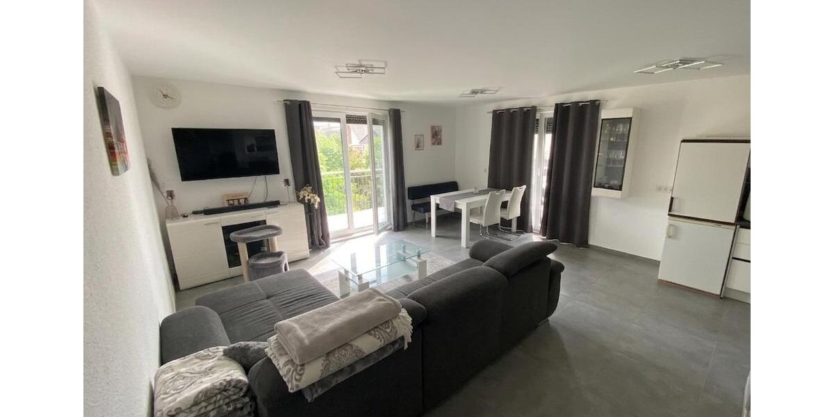 Etagenwohnung Schöneck - 3 Zimmer, 81 m&sup2;, 1.210&euro; | Angebot:26580247