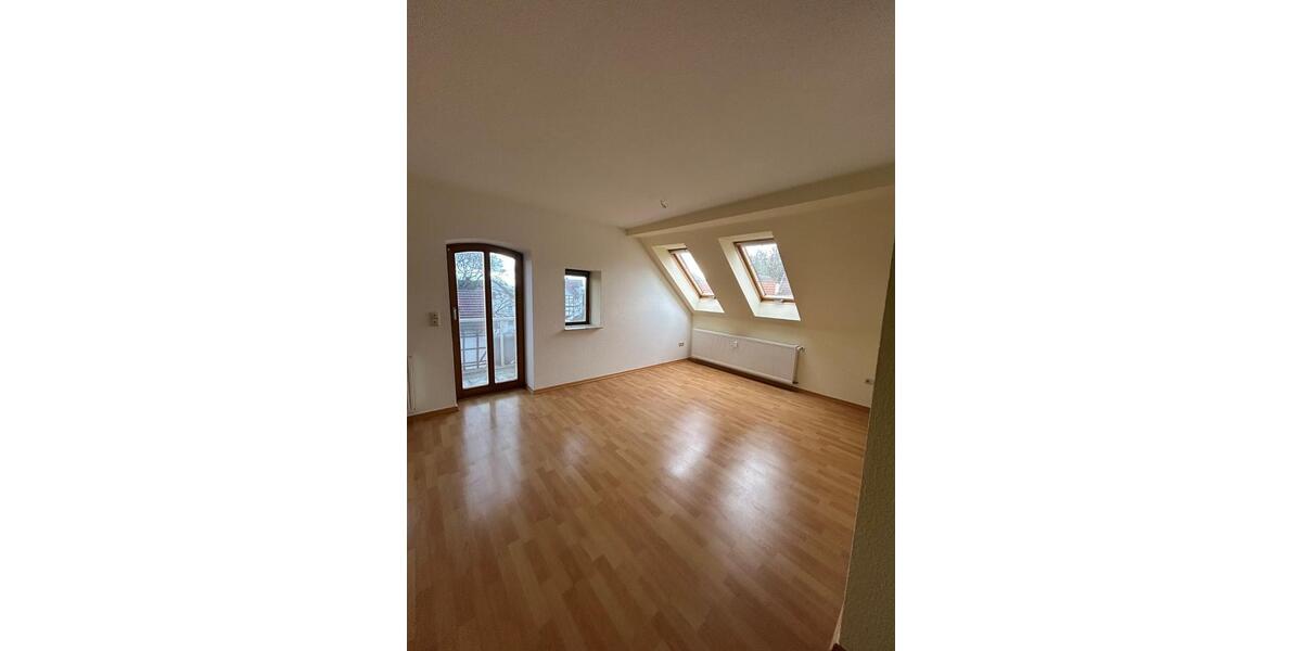 Dachgeschoßwohnung Niedenstein - 4 Zimmer, 94 m&sup2;, 600&euro; | Angebot:25340606