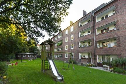 Mit Balkon! Große 3-Zimmer-Wohnung in Bremerhaven-Geestemünde am HBF