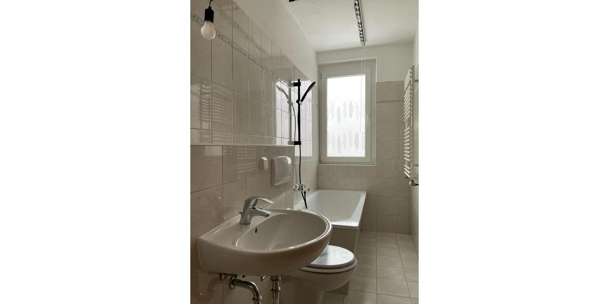 Etagenwohnung Bad Lauchstädt - 3 Zimmer, 58 m&sup2;, 359&euro; | Angebot:24700321