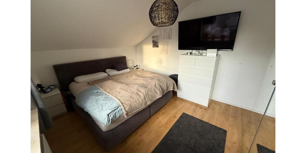 Dachgeschoßwohnung Hiddenhausen - 4 Zimmer, 135 m&sup2;, 1.290&euro; | Angebot:24658754