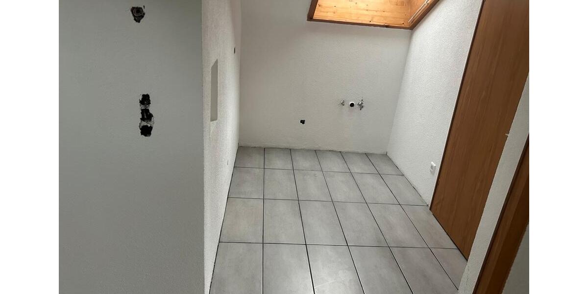 Dachgeschoßwohnung Backnang - 2 Zimmer, 30 m&sup2;, 700&euro; | Angebot:26610996