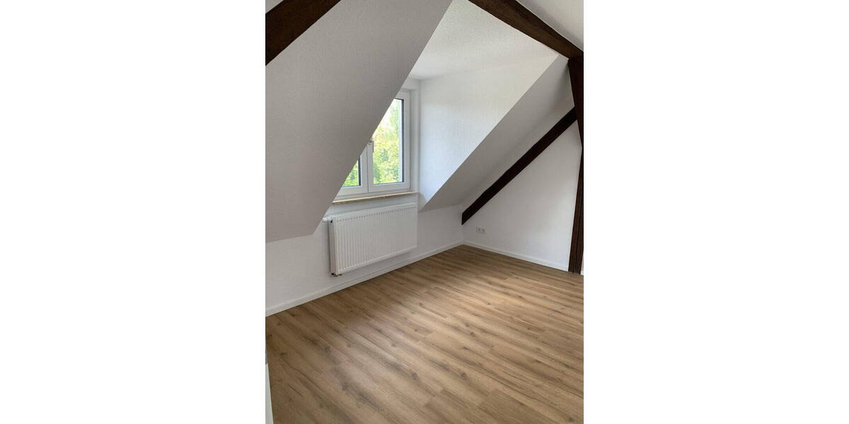 Reihenmittelhaus Gotha - 6 Zimmer, 170 m&sup2;, 1.800&euro; | Angebot:26750400