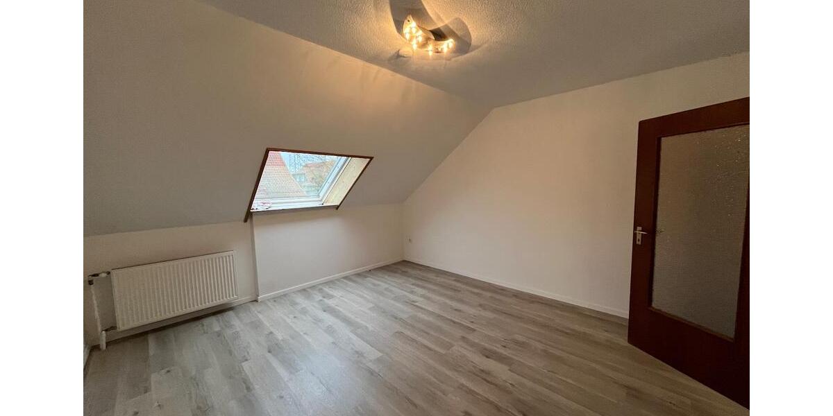 Dachgeschoßwohnung Porta Westfalica - 4 Zimmer, 85 m&sup2;, 710&euro; | Angebot:21594518