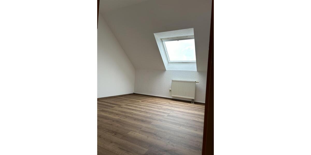 Schöne 2-Zimmer-Wohnung mit Balkon, Grün- & Blicklage von Privat. Am Schäfersberg-Niedernhausen 2 zimmer