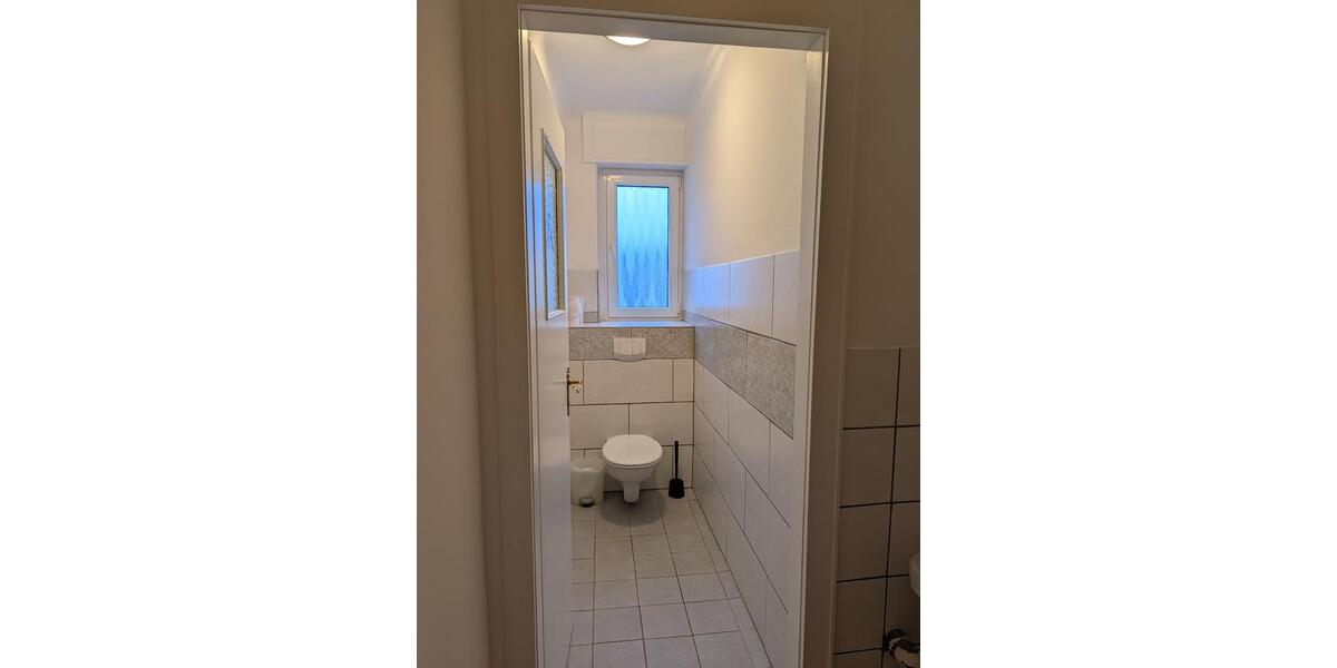 Zentral gelegene 4-Zimmer-Wohnung in SB St. Johann-sofort frei 4 zimmer