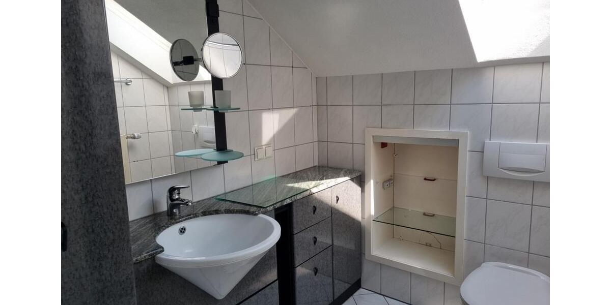 Wunderschöne Dachgeschosswohnung in Kassel-Forstfeld 3 zimmer