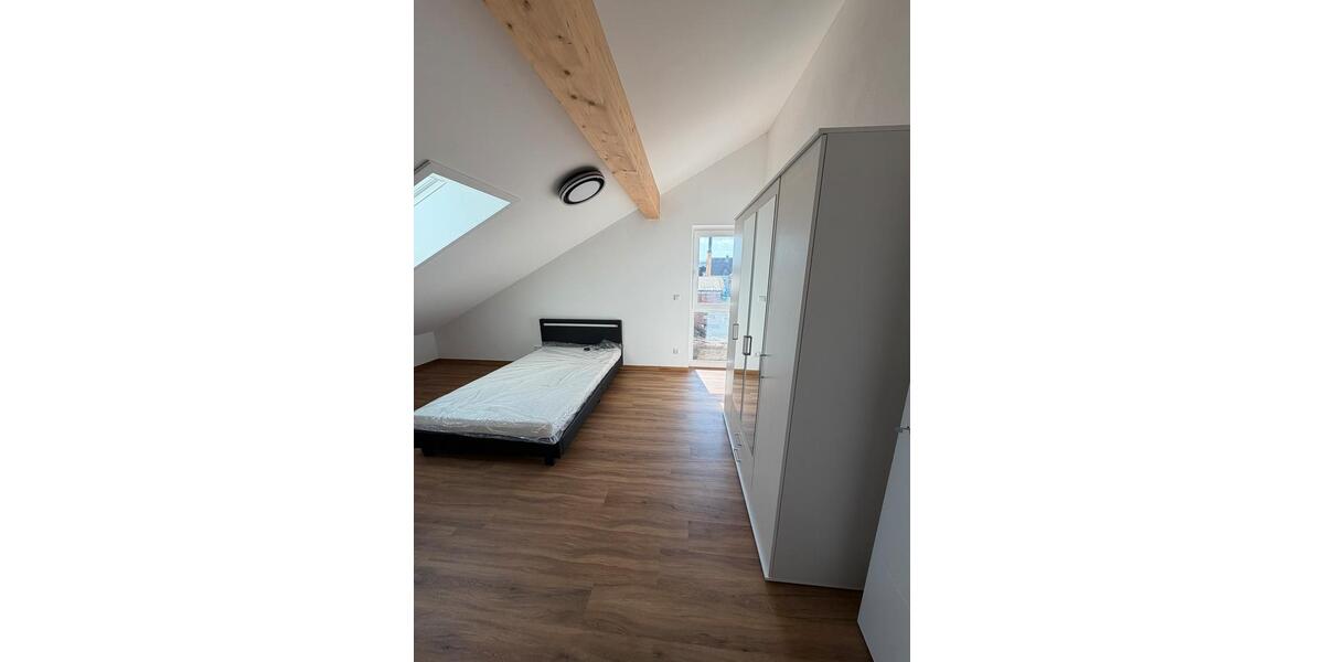 Dachgeschoßwohnung Zeitlarn - 670&euro; | Angebot:25945291