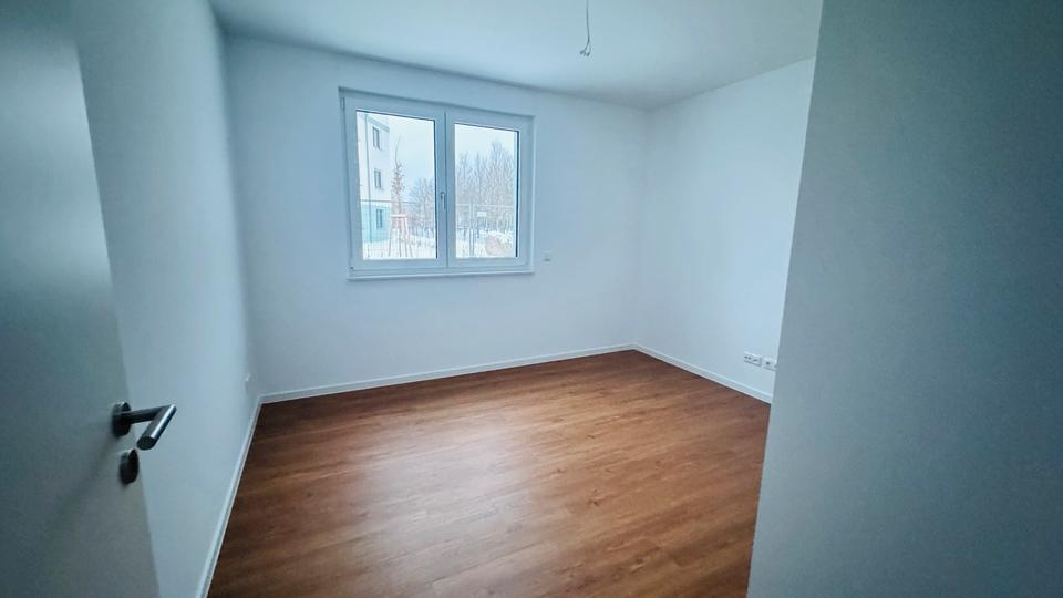 Etagenwohnung Schönefeld - 4 Zimmer, 131 m&sup2;, 3.016&euro; | Angebot:25279860