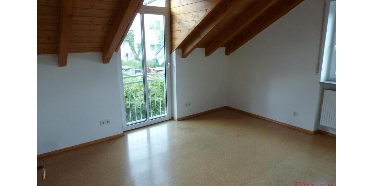 Dachgeschoßwohnung Viechtach - 3 Zimmer, 73 m&sup2;, 550&euro; | Angebot:26456279