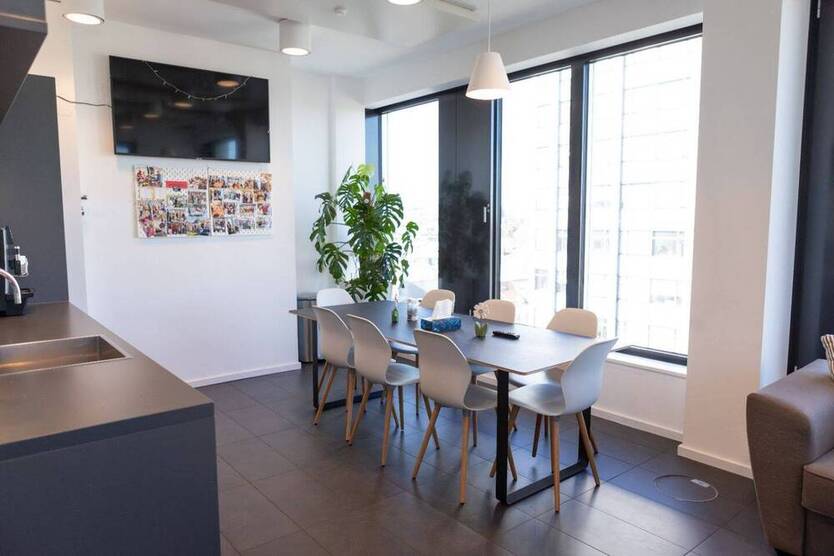 Office space for rent - 55.85 m² (two rooms: 23.95 m² and 31.9 m²) - All-in-Miete