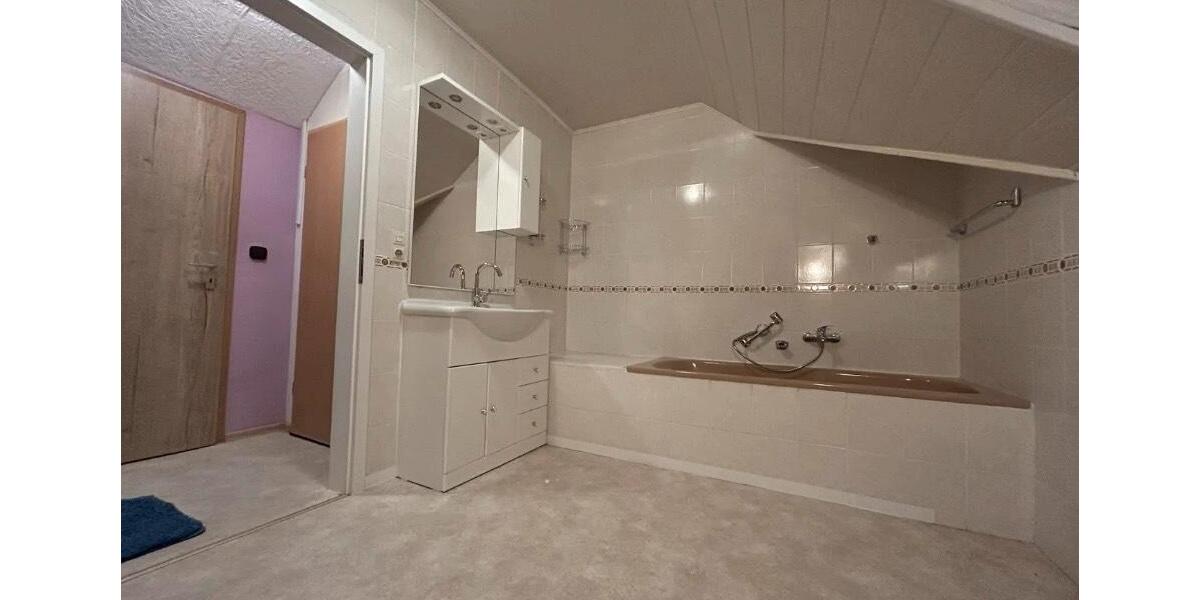 Dachgeschoßwohnung Bad Sobernheim - 3 Zimmer, 90 m&sup2;, 850&euro; | Angebot:25027105