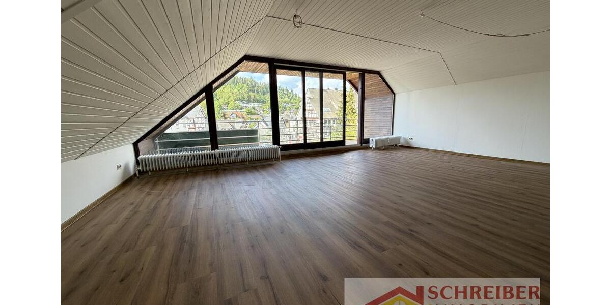 Dachgeschoßwohnung Bad Laasphe - 3 Zimmer, 95 m&sup2;, 720&euro; | Angebot:26533989
